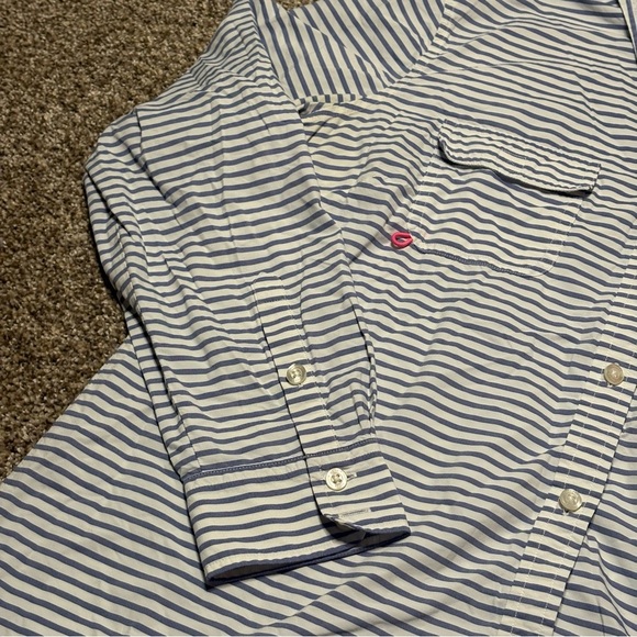 Vineyard Vines Women’s White and Blue Striped Shirt - Picture 3 of 16
